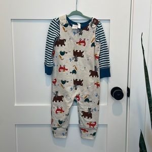 Boys Hanna Andersson 2 piece animal print reversible overalls with long sleeves